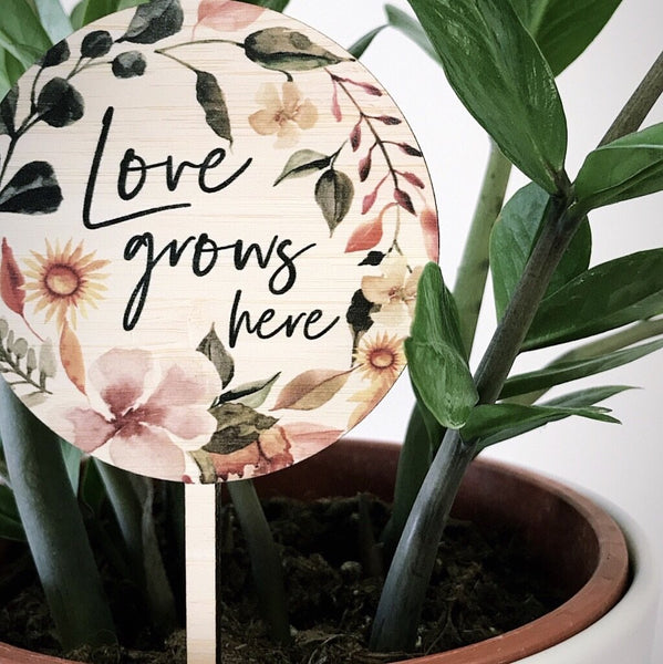 Love Grows Here' Planter Stick